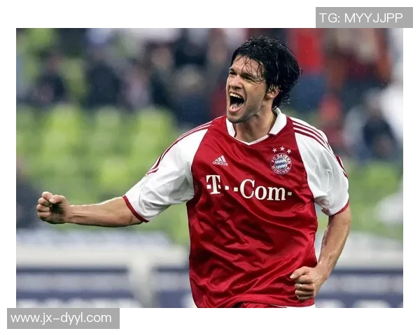 穆勒足球球星卡收藏价值解析与市场发展前景探讨